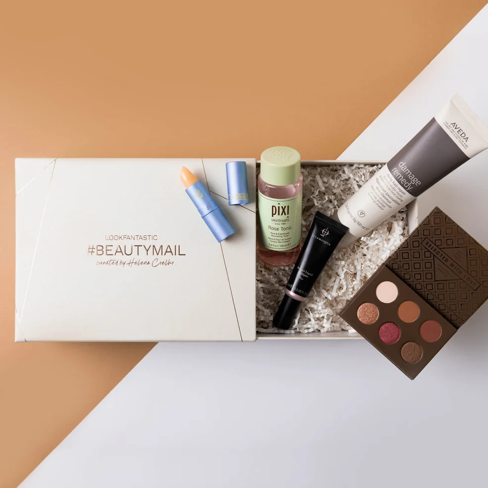 LOOKFANTASTIC #BEAUTYMAIL curated by Helena Coelho Beauty Box (Vale Oltre 130€) Immagine 1