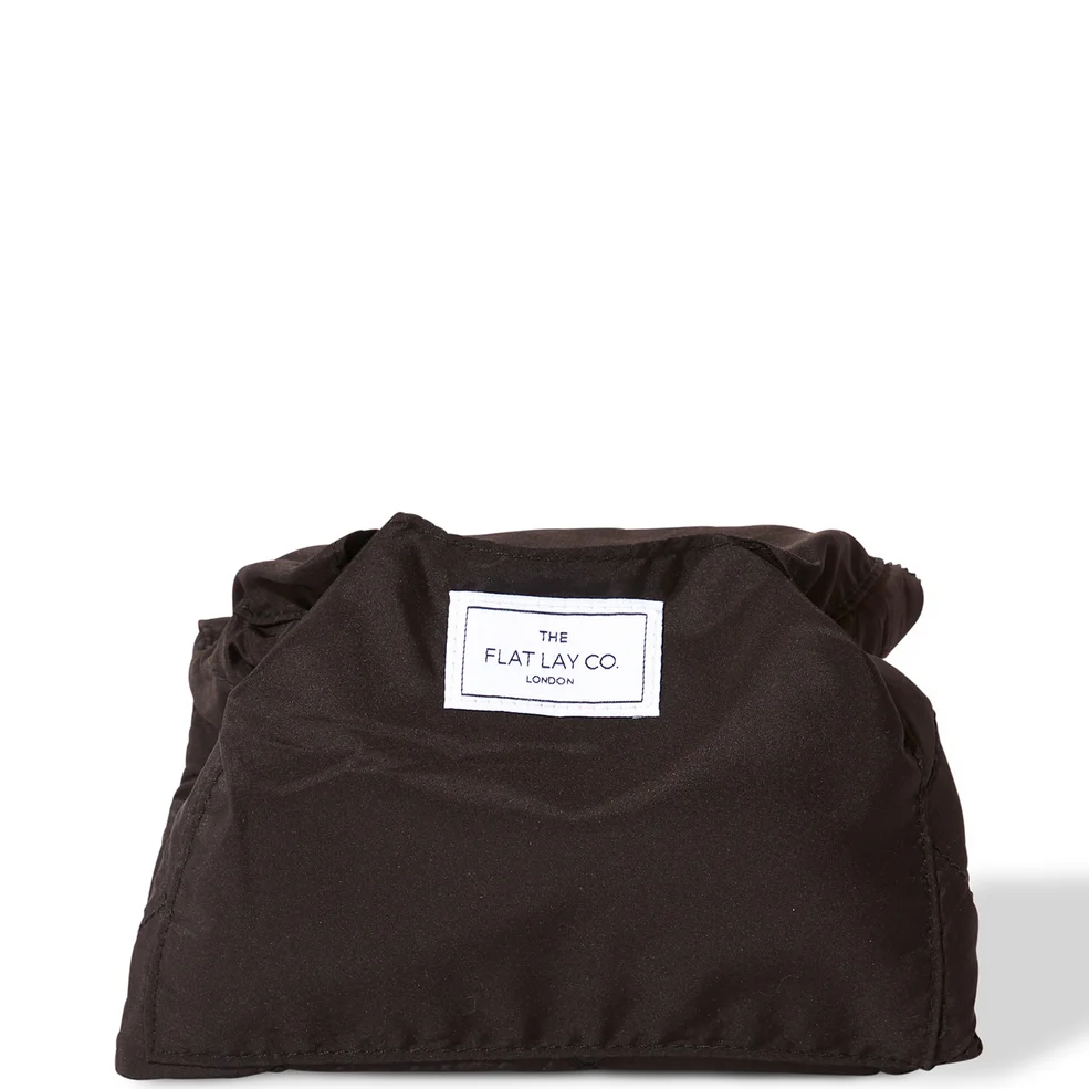 The Flat Lay Co. Drawstring Bag - Classic Black Immagine 1