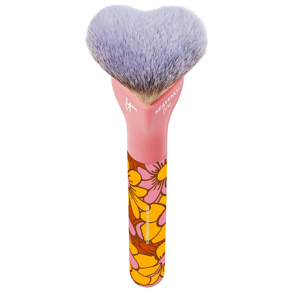IT Cosmetics Heavenly Luxe Love Is the Foundation Brush Immagine 1