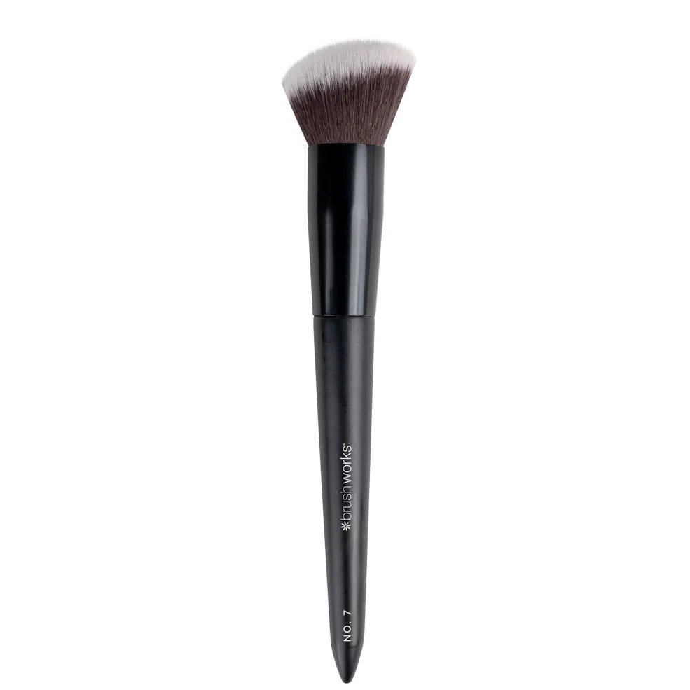 brushworks No. 7 Angled Blush Brush Immagine 1