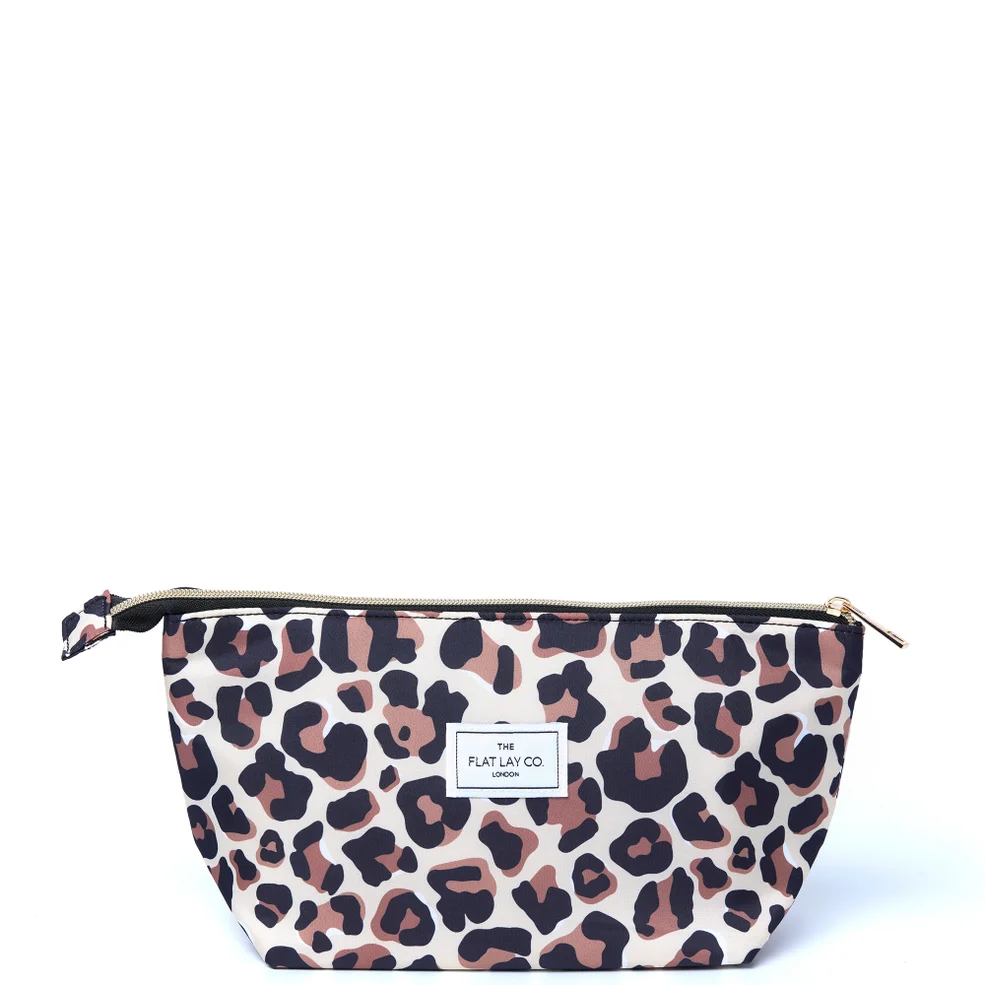 The Flat Lay Co. Essential Pouch in Leopard Immagine 1